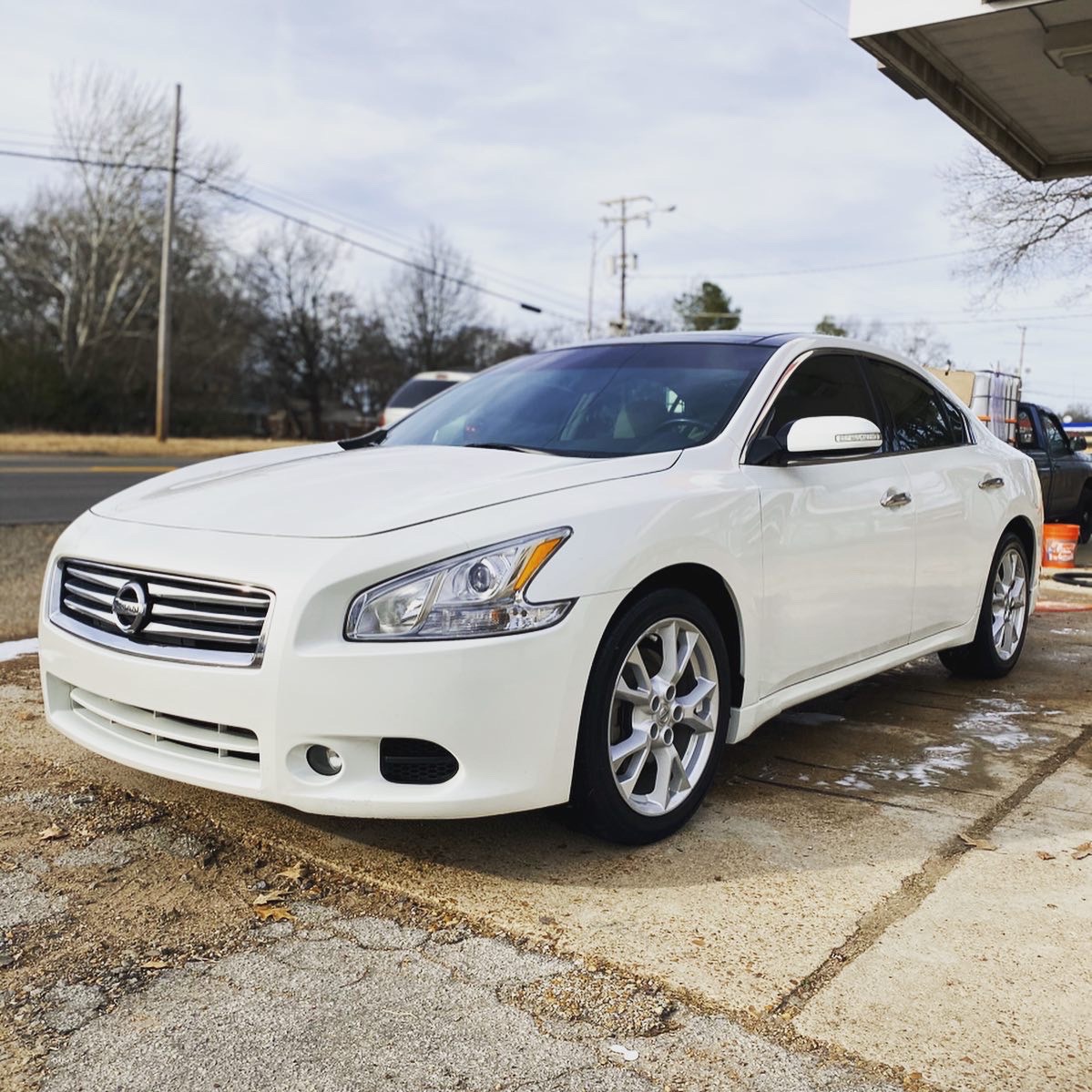 Pin Point Mobile Detailing performed car detailing services on a white Nissan in the Wynne, West Memphis, Earle, Arkansas area.